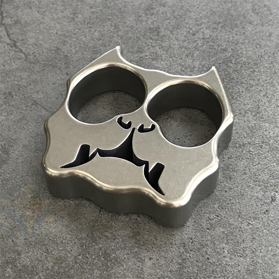 TC21 Titanium Alloy Dog Head Knuckle Duster