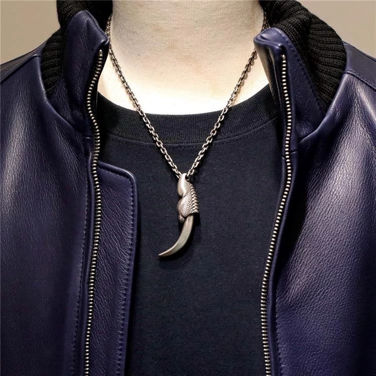 Carved Claw Pendant Necklace Self Defense EDC Tools Backpack Decoration