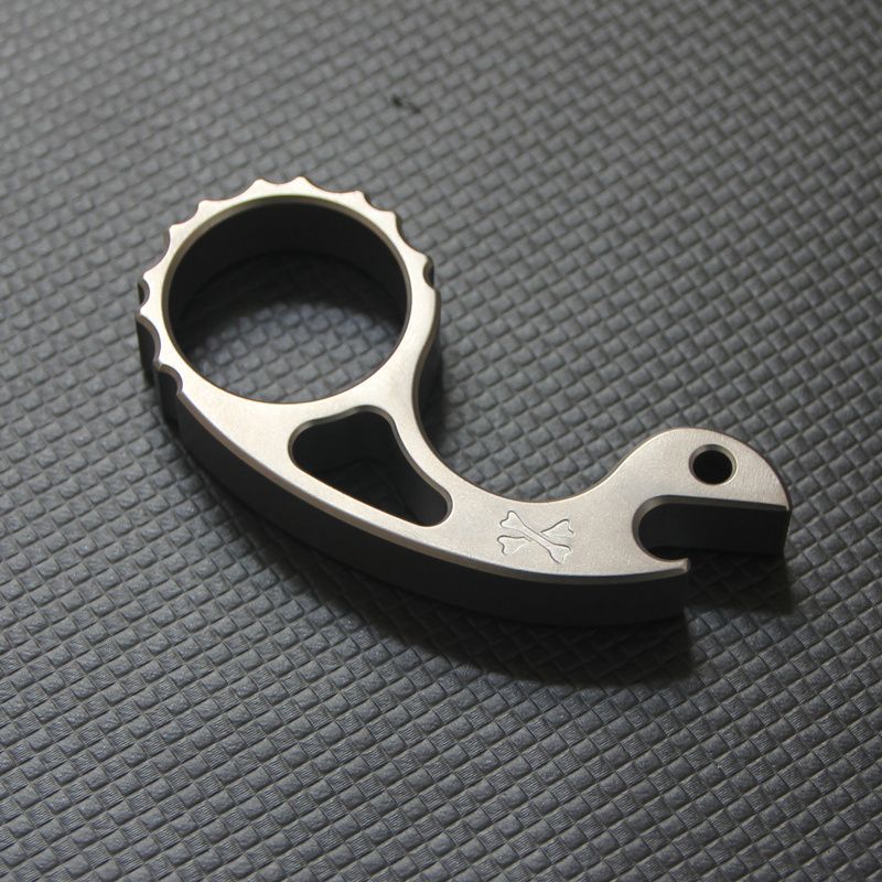 Titanium Alloy Snail Knuckle Duster Multi-function EDC Tool