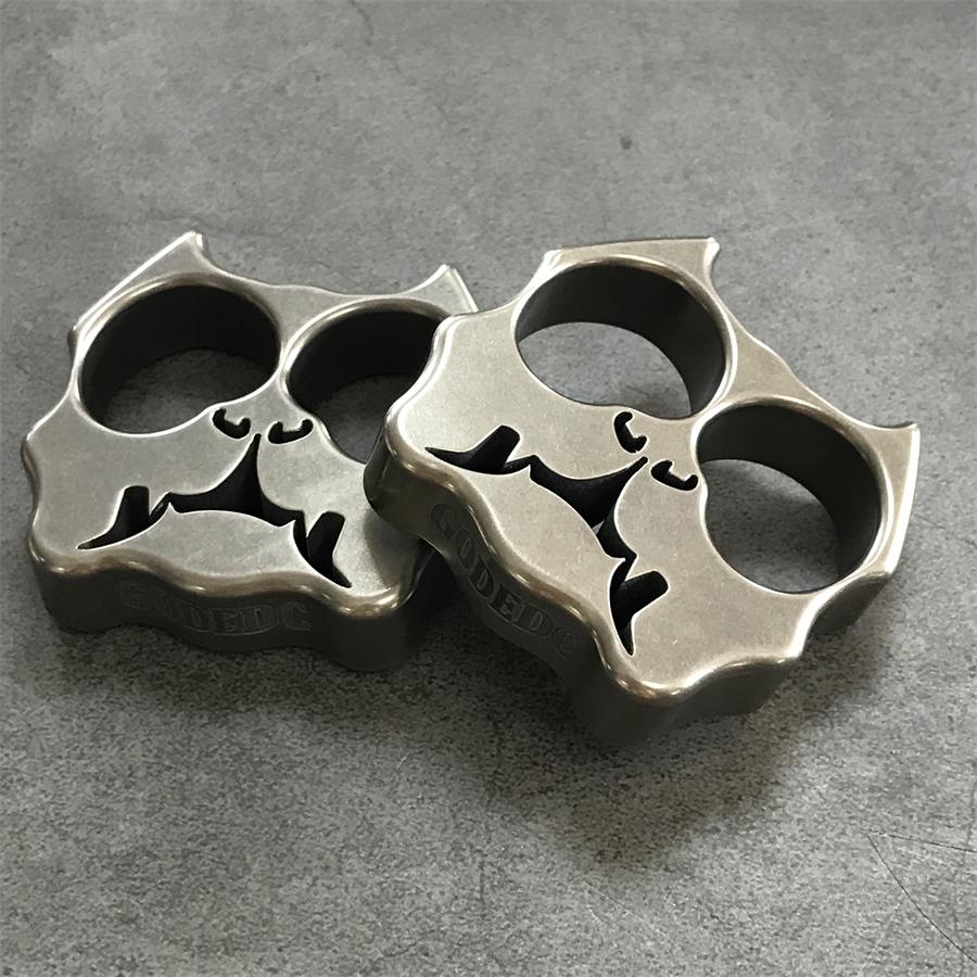 GODEDC Solid TC21 Titanium Alloy Dog Knuckle Duster