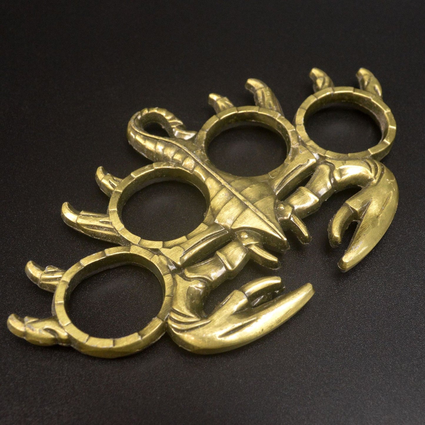 Small Scorpion Style Knuckle Duster Four-fingered Tiger Defense Gloves with Car Broken Window Fight Boxing Ring Life-saving EDC Tool