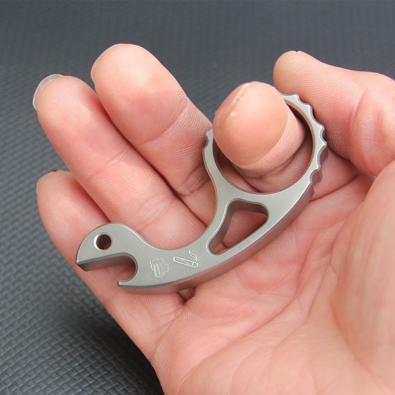 Titanium Alloy Snail Knuckle Duster Multi-function EDC Tool