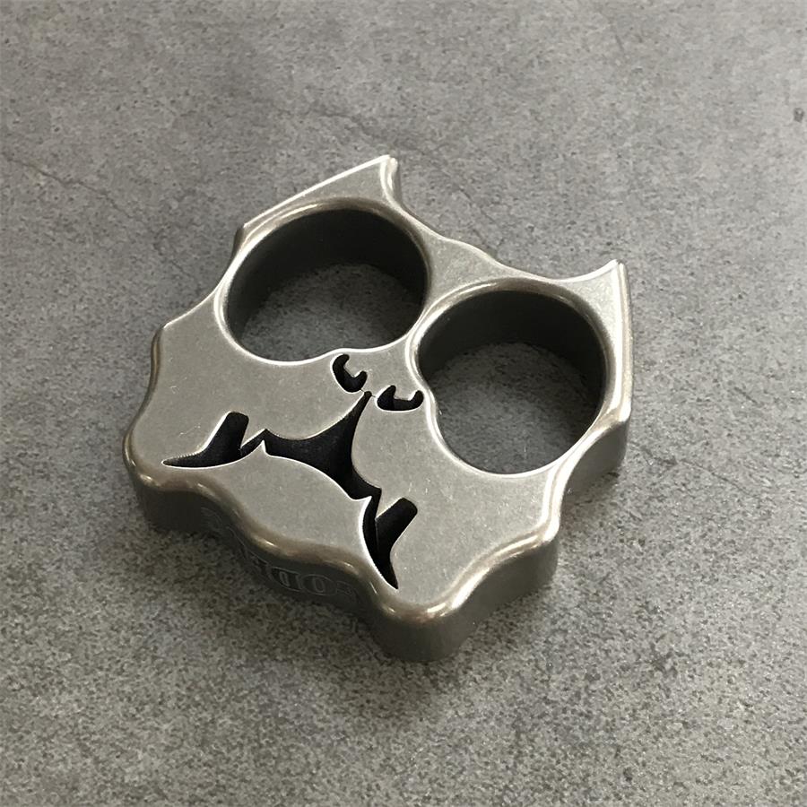 GODEDC Solid TC21 Titanium Alloy Dog Knuckle Duster